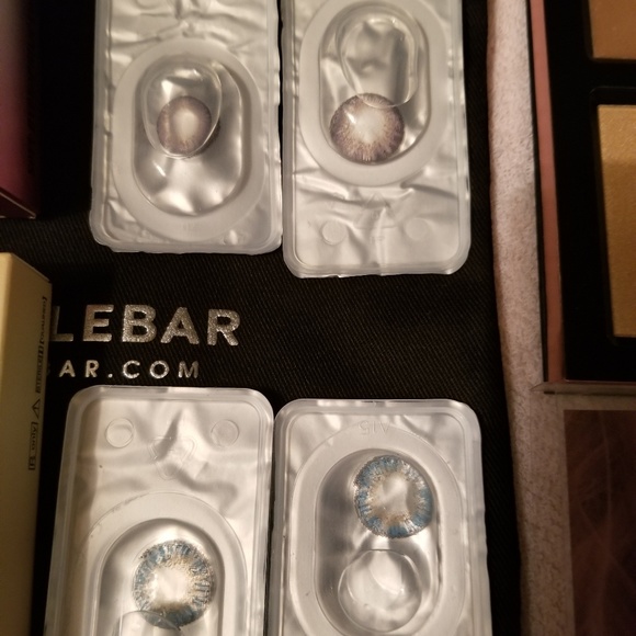 Makeup bundle - Picture 4 of 4